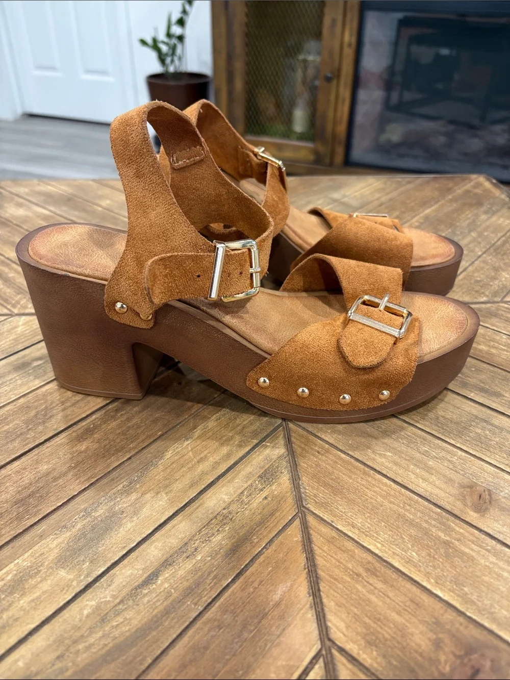 SHEIN Brown Suede Platform Buckle Sandals